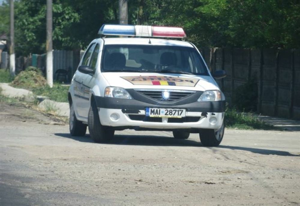 Patru bărbați, printre care și un minor, depistați la volan deși nu aveau permis de conducere și aveau permisul suspendat