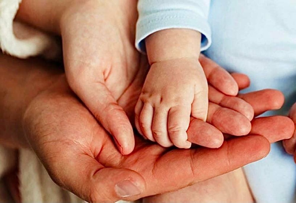 Gălățenii care vor să adopte copii aflaţi în alte judeţe ar putea primi un ajutor financiar