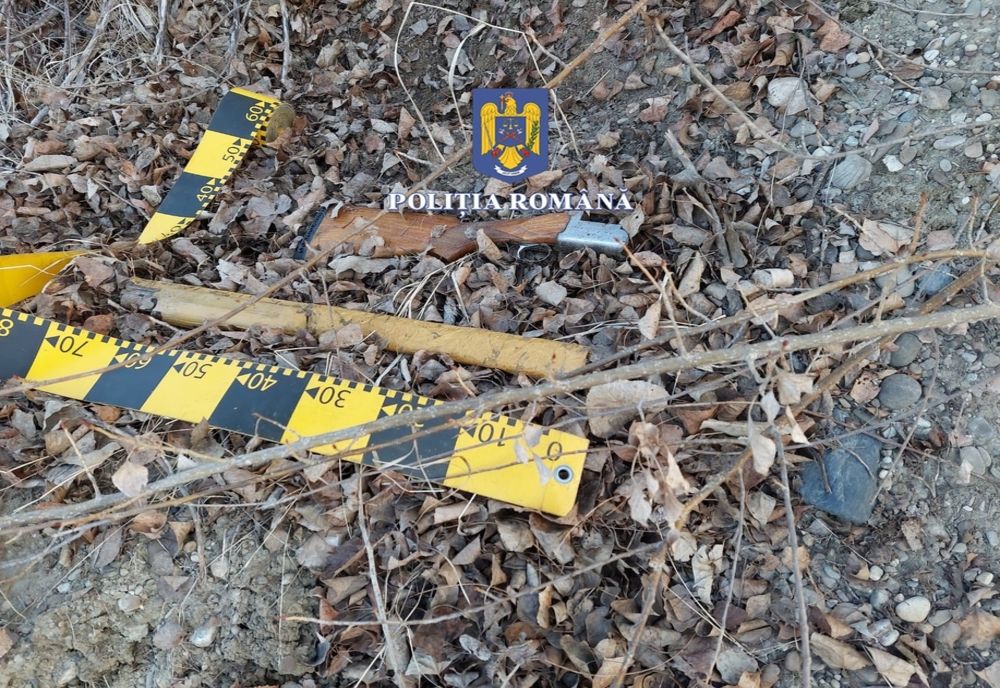 Armă letală de vânătoare, deținută ilegal, descoperită în urma unor percheziții