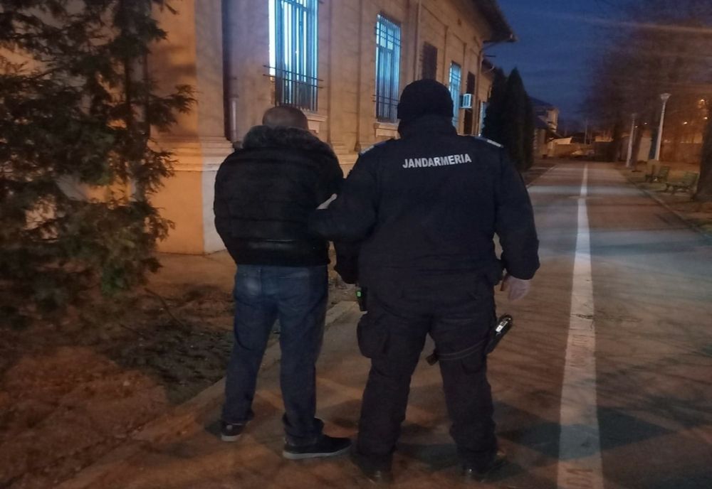 A lovit un bărbat în plină stradă fără motiv