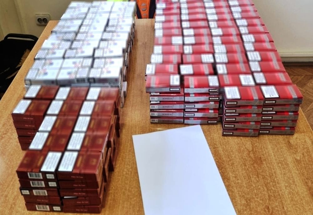 Țigări de contrabandă descoperite în bagajele unui septuagenar 