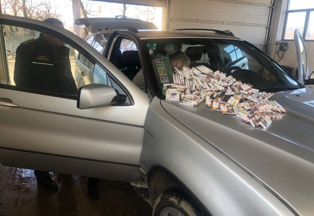 Video: Țigări ascunse în locașuri special amenajate in autoturism