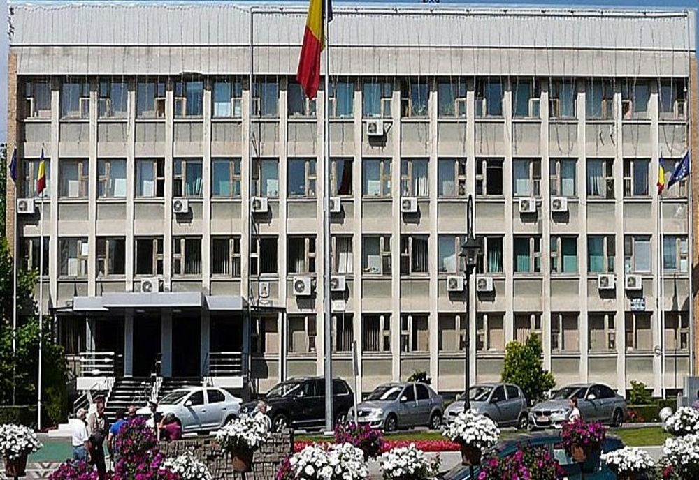 Fost consilier local în Tecuci, aflat în conflict de interese