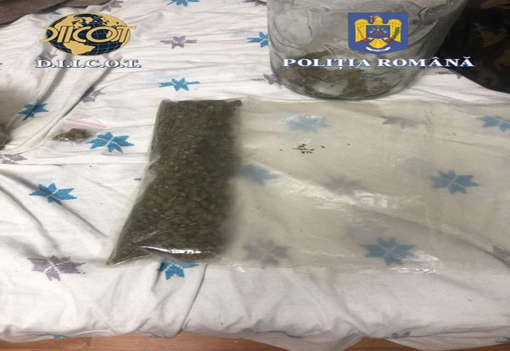 Gălățeni reținuți pentru trafic de droguri de mare risc