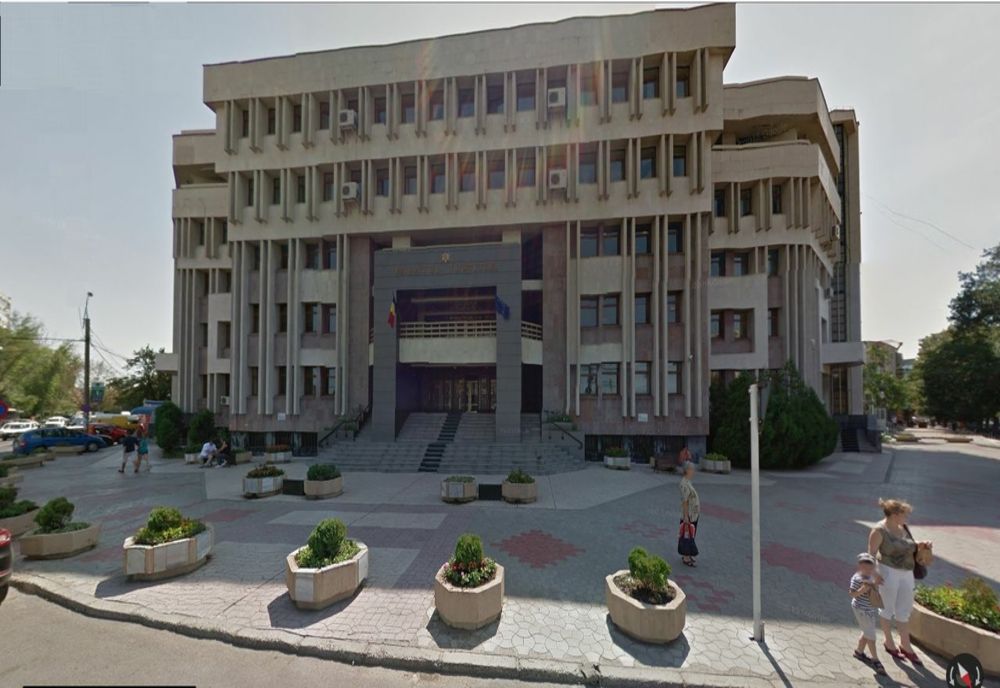 Arest la domiciliu pentru fostul prorector al Universităţii "Dunărea de Jos" din Galați