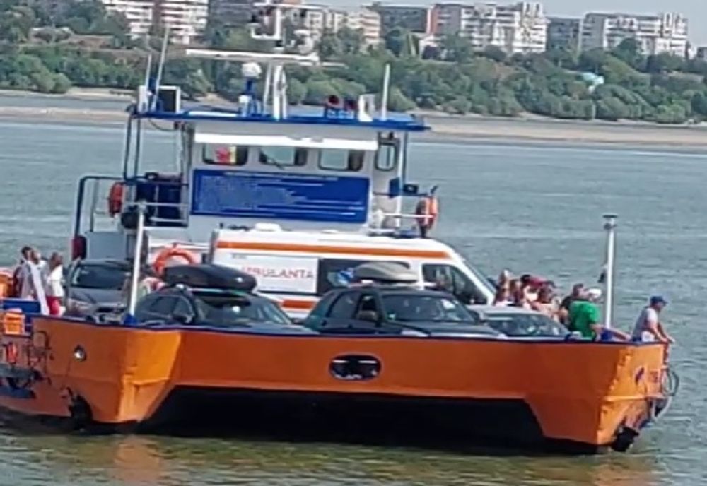 Trecerea Dunării cu bacul la Galați revine la normal