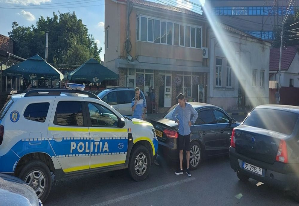 Autospecială a Poliției rutiere Tecuci implicată într-un accident