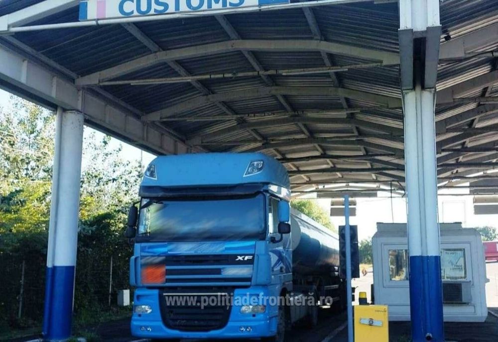 Ucrainean care conducea un ansamblu rutier format dintr-un cap tractor şi o semiremorcă, depistat la frontieră că nu avea permis corespunzător