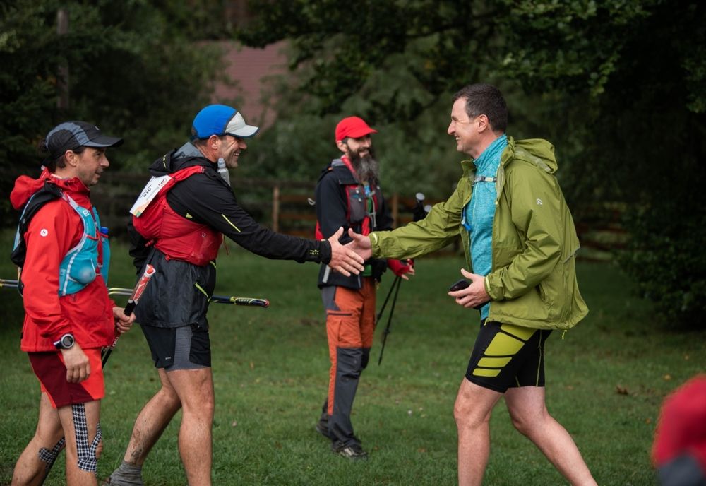 Ministrul Tánczos Barna i s-a alăturat duminică ultra-maratonistului Tiberiu Useriu în alergare pe Via Transilvanica