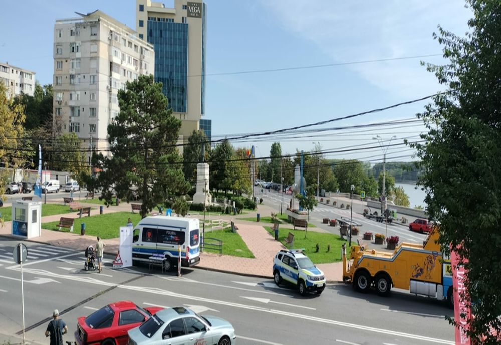 Copiii care au vizitat salonul Auto GAS2022 s-au întâlnit îcu polițiștii rutieri și cei de prevenire 