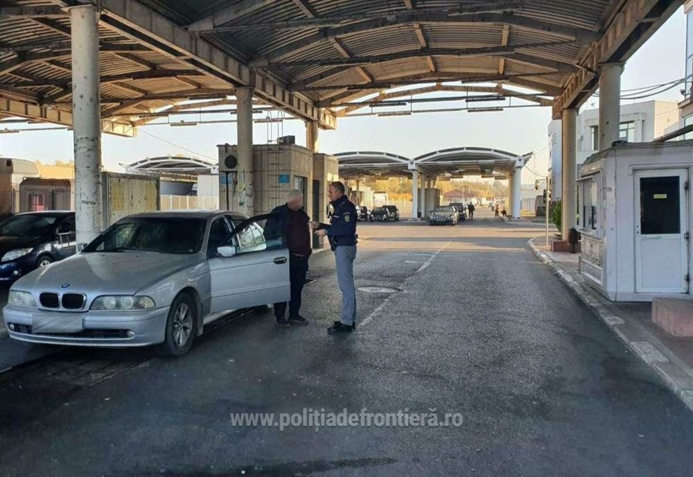 Cetățean moldovean descoperit cu documente false in bagajele personale în Punctul de Trecere a Frontierei Galați - rutier