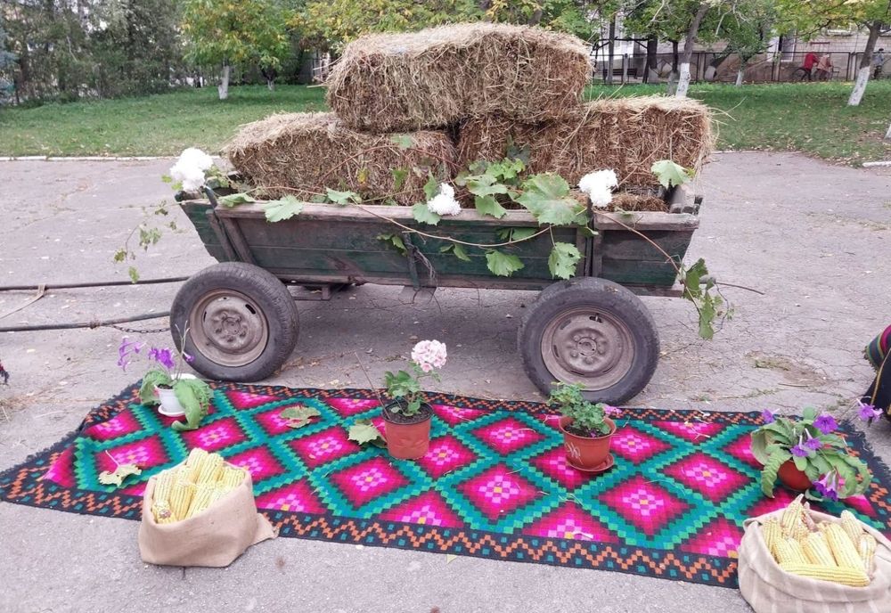 Târgul de toamnă educațional „Toamna-Zâna belșugului”