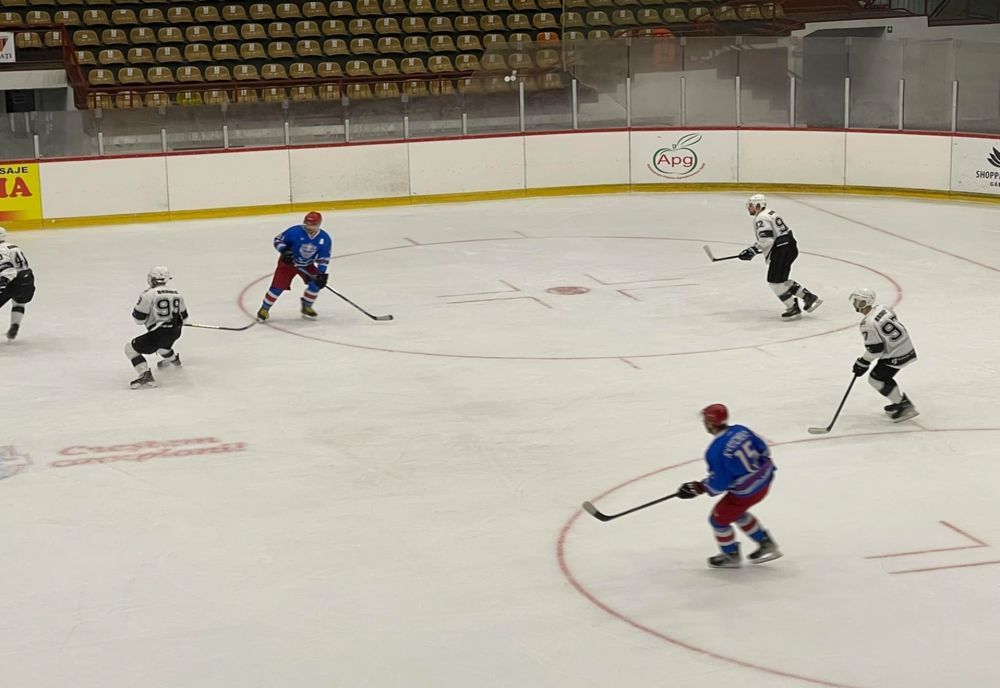 victorii la scor pentru hocheiștii de la CSM galați