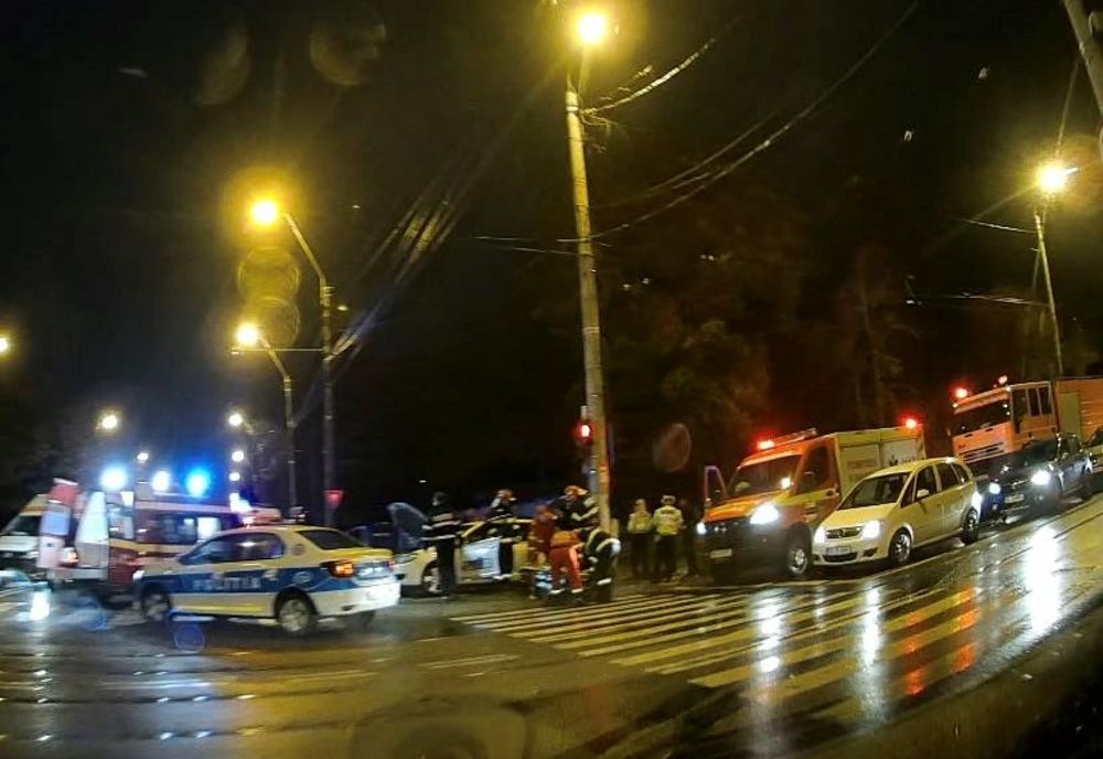 Accident pe fondul neacordării de prioritate la intersecția Bulevardului George Coșbuc cu strada Basarabiei, din municipiul Galați