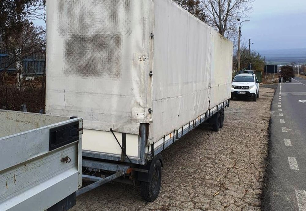 Dosar penal pentru tractarea unei remorci radiate din circulație