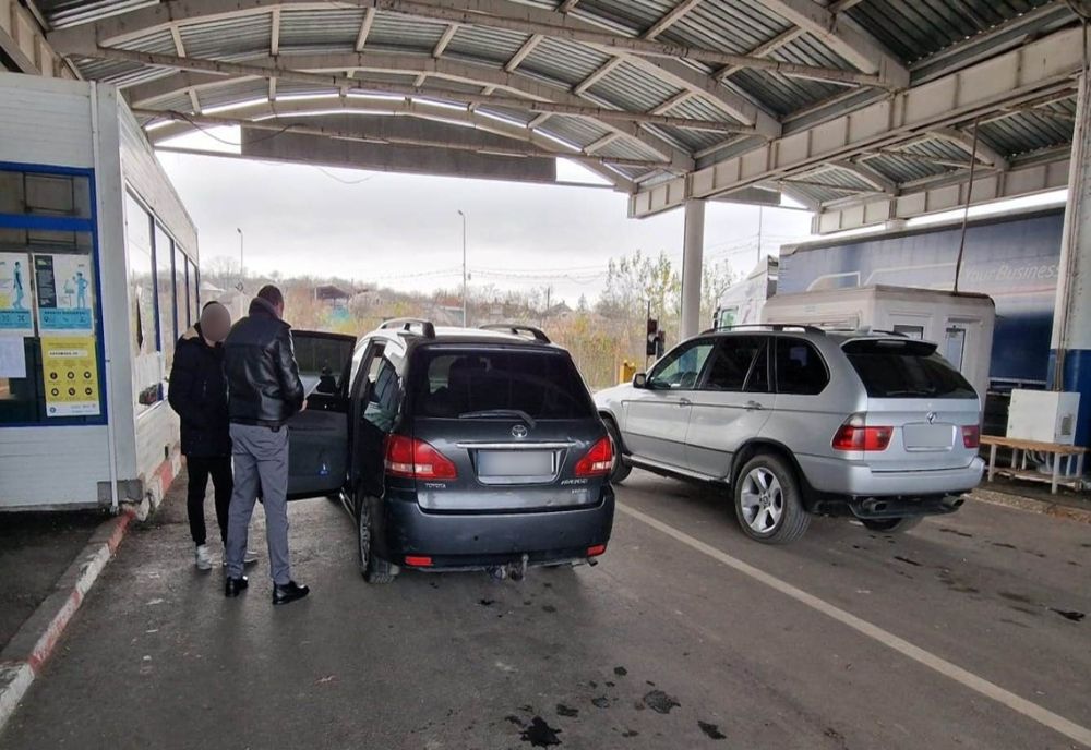 Permis de conducere fals descoperit la controlul de frontieră de la Punctul de Trecere a Frontierei Oancea