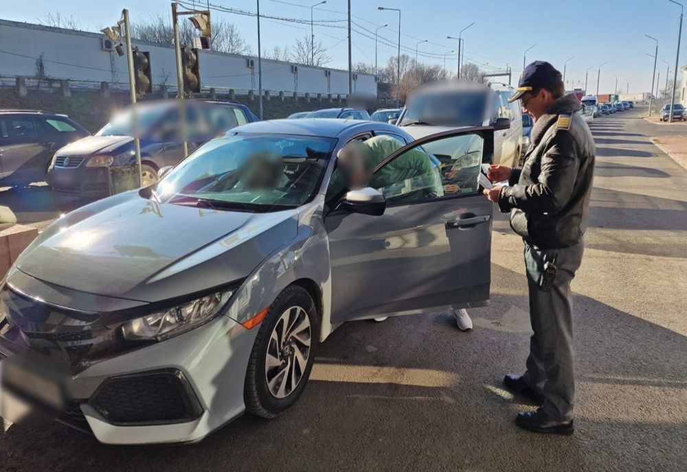 Permis de conducere fals descoperit la controlul de frontieră de la Galați