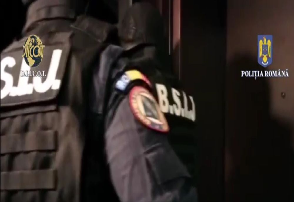 Percheziții într-un dosar de înșelăciune în dauna unor societăți comerciale și la încheierea unor contracte de credit