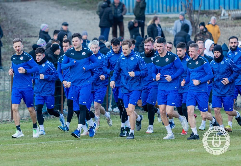 Dorinel Munteanu a deplasat un lot de 29 de jucători în cantonamentul de la Vatra Dornei