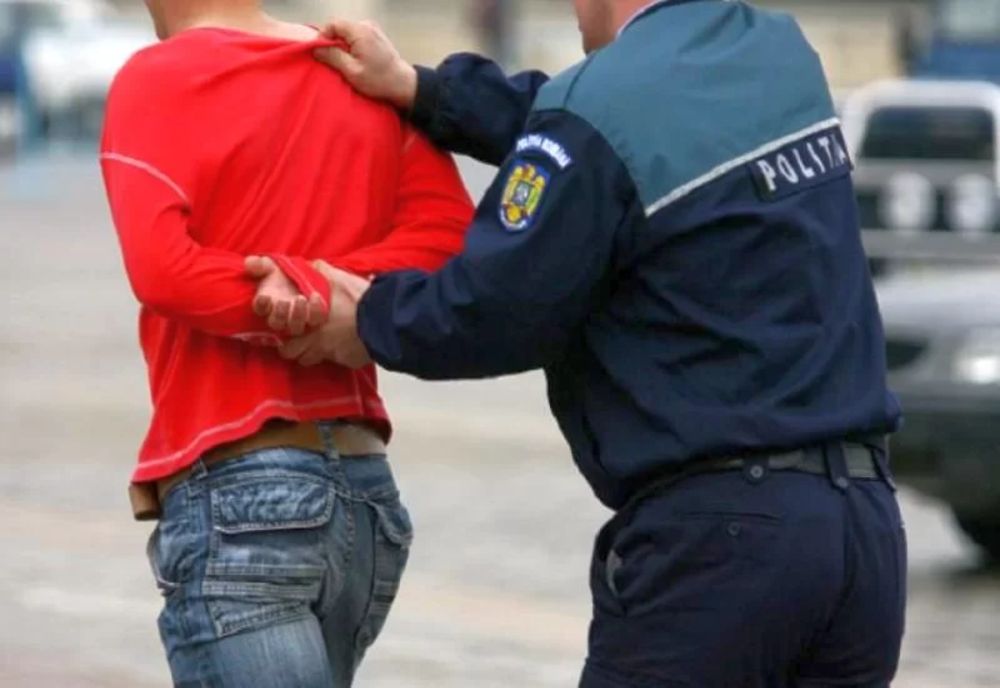 Bărbat din Tecuci, arestat preventiv pentru încălcarea ordinului de protecție și tentativă de distrugere