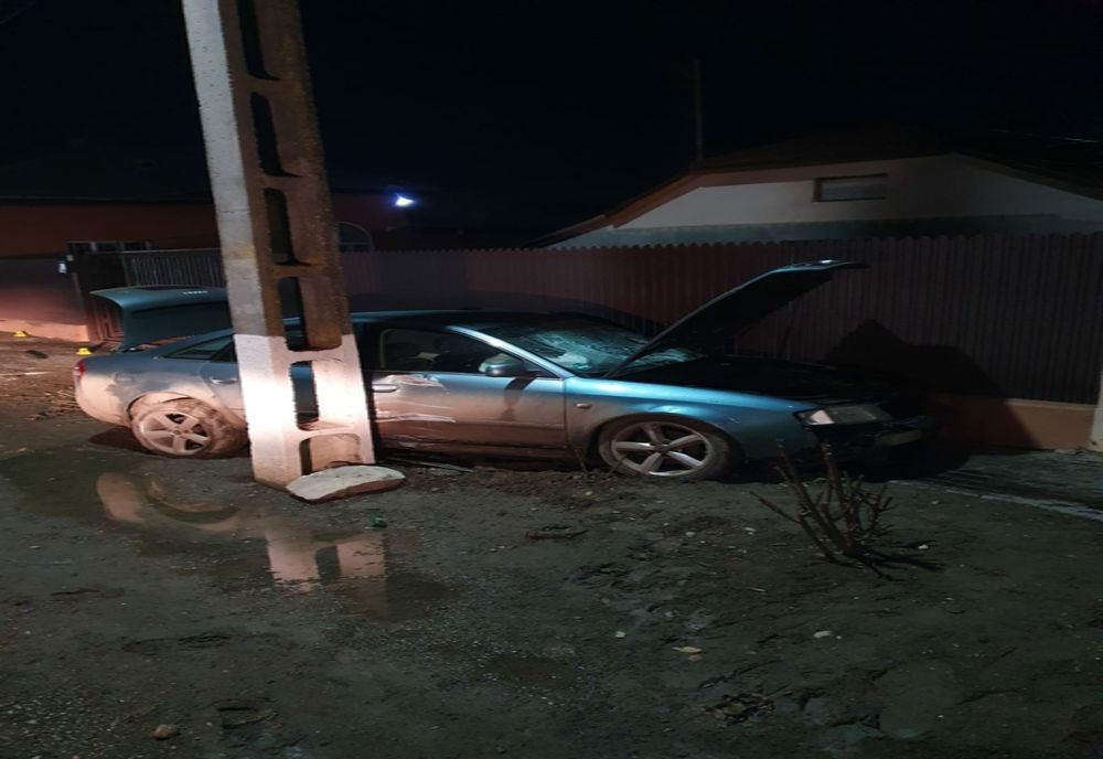 FOTO: Cursă nebună a unui gălățean cu poliția buzoiană pe urmele sale. A alimentat și nu a plătit El nu avea permis și conducea un autoturism cu numere false