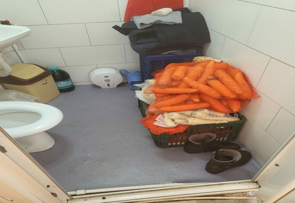 Două fast-food-uri din Galaţi amendate şi închise de Protecţia Consumatorilor