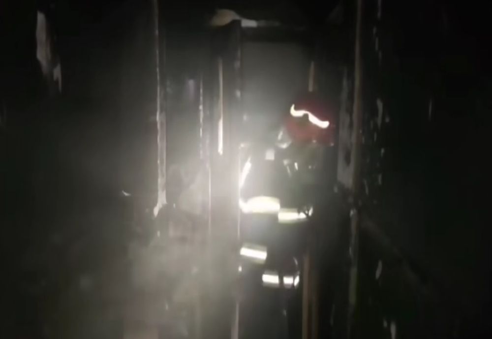 Incendiu la blocul R4 din cartierul Micro 19