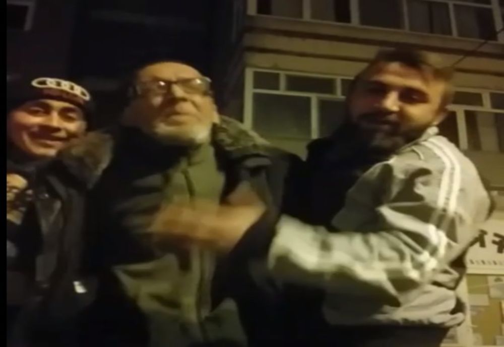 Doi tineri au tâlhărit un bărbat în vârstă chiar în mijlocul municipiului Tecuci