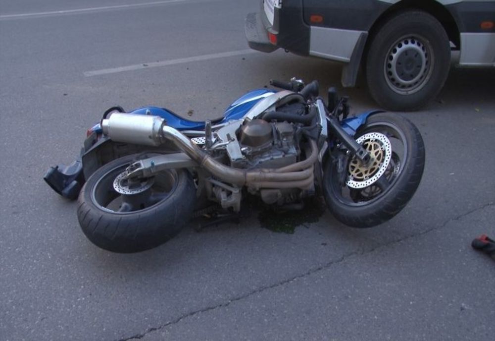 Motociclist accidentat în fața unei școli din municipiul Galați
