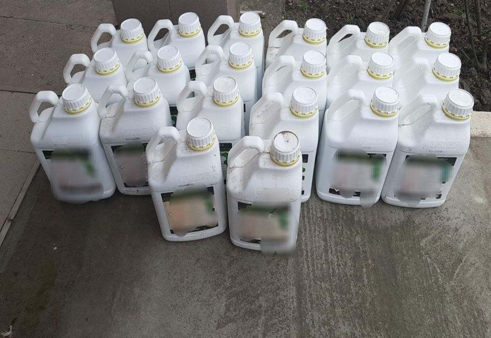 Erbicide în valoare de 160.342 de lei furate dintr-un depozit de doi bărbați din comuna Piscu, județul Galați