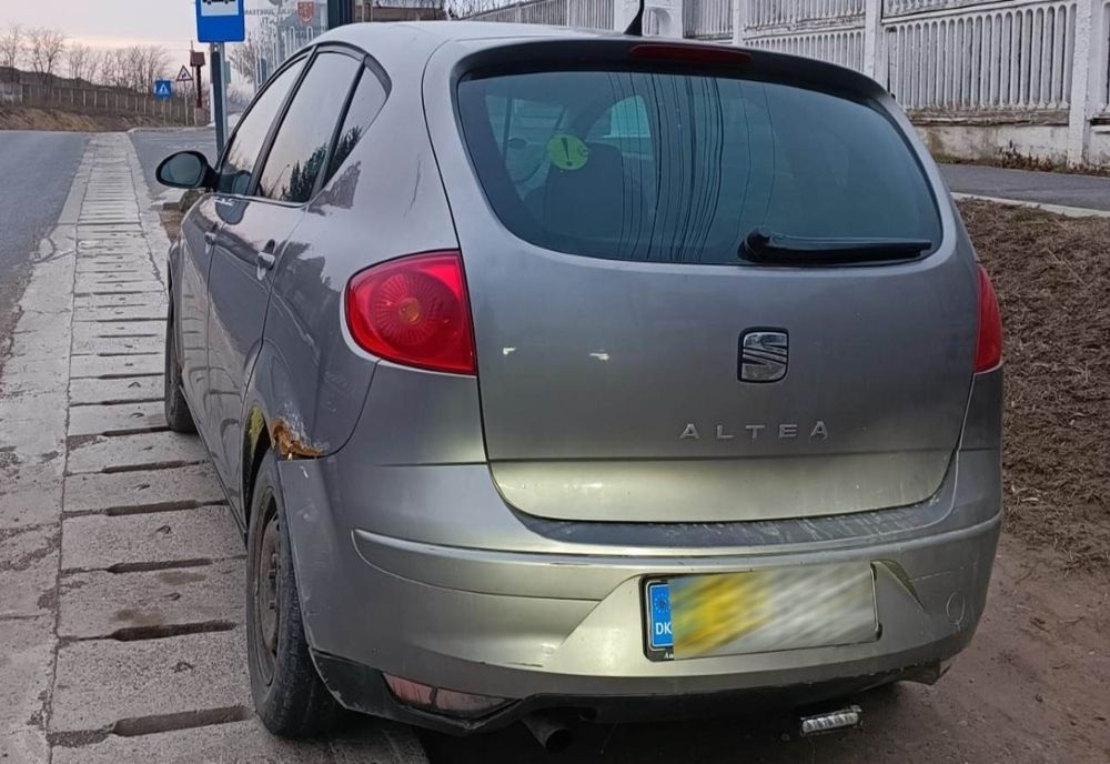 La intersecție de drumuri depistat de polițiștii de frontieră cu un autoturism radiat din circulație