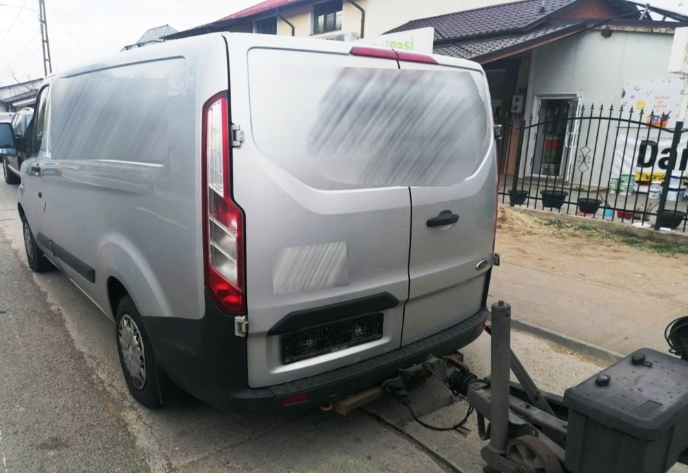 Microbuz radiat din circulație, descoperit în trafic de polițiștii de frontieră gălățeni