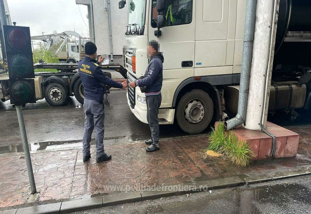 S-a prezentat la Punctul de Trecere a Frontierei Galați Rutier conducând un automarfar deși avea permisul suspendat