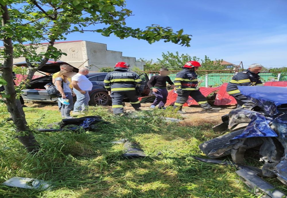 Foto: Accident cu trei persoane rănite pe DN 26, în localitatea Tătarca, din județul Galați