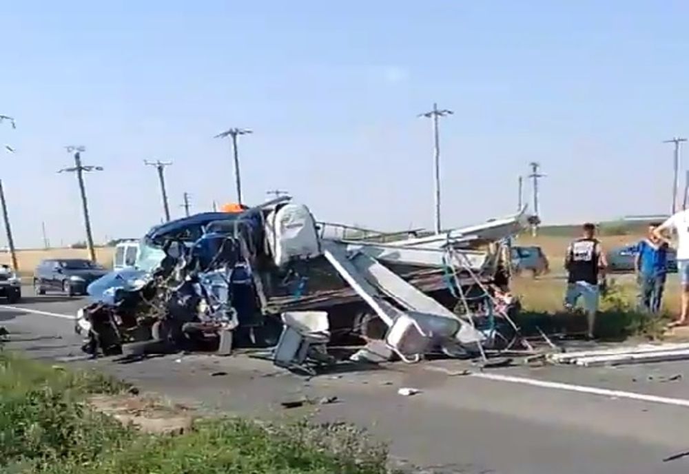 Accident cu 4 persoane rănite pe DJ 251, în imediata apropiere a localității Schela, din județul Galați