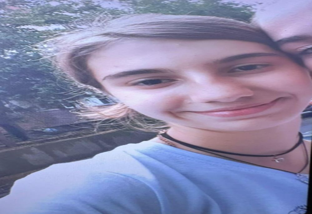 Gălățeancă de 15 ani dată dispărută de la domiciliu. Mama și poliția o caută