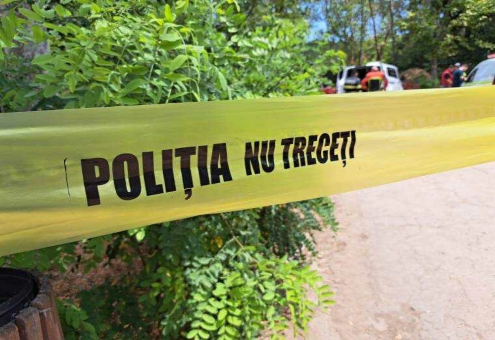 CRIMĂ ÎN TECUCI. UN ANGAJAT AL PRIMĂRIEI, UCIS DE PROPRIUL FIU.