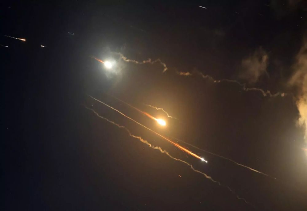 GARDIENII REVOLUȚIEI AFIRMĂ CĂ IRANUL A LANSAT RACHETE SUPERSONICE ASUPRA ISRAELULUI