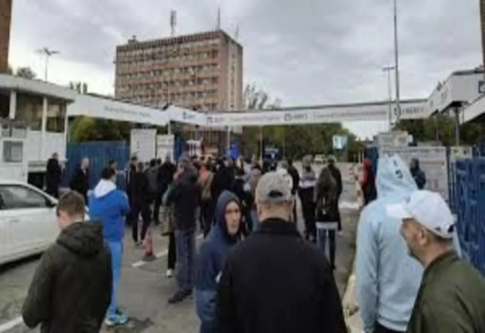 Situația critică la combinatul siderurgic Galați. Autoritățile nu găsesc soluții, un angajat în greva foamei a ajuns la spital