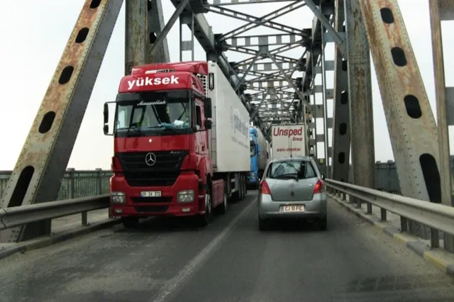 MAE, atenţionare de călătorie pentru Bulgaria. Restricţii temporare pentru vehiculele de mare tonaj