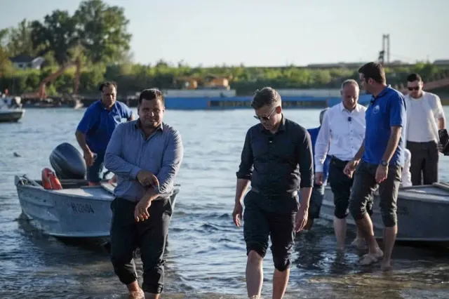 Scufundarea barjelor în Dunăre, varianta maghiară. Peter Magyar, în centrul atenției FOTO