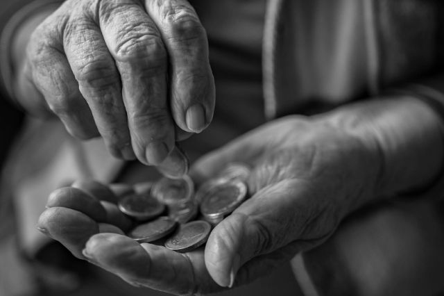 Măsuri de protecţie socială pentru pensionarii cu venituri mici