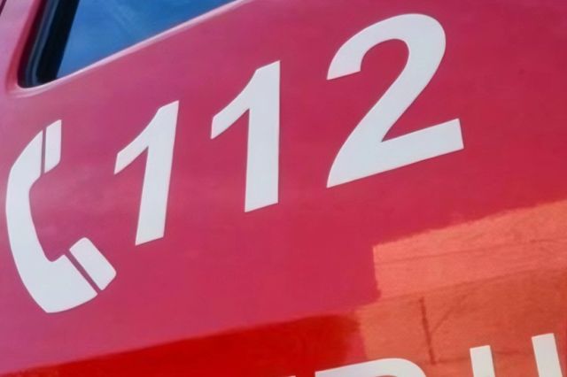 Trei tineri, la un pas de moarte, după ce s-au răsturnat cu mașina în prăpastie, la Galați