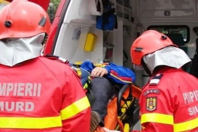 Copil de 4 ani, găsit mort în casă, la Galați. Frații lui sunt în stare extrem de gravă