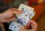 Românii pierd 900 de lei din salariul mediu din cauza inflației. Noile date, cum s-a modificat valoarea banilor în ultimii doi ani