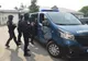 Jandarmii din Tecuci s-au apărat cu armele în faţa unui atac cu toporul