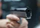 Prins în timp ce se antrena cu pistolul pentru care nu avea autorizaţie