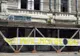 Un banner scris de mână cere salvarea Palatului "Simion Gheorghiu"