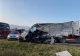Trei persoane rănite, după ciocnirea dintre un camion şi o autoutilitară