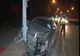 Un șofer sub influența alcoolului a intrat cu mașina într-un stâlp de electricitate